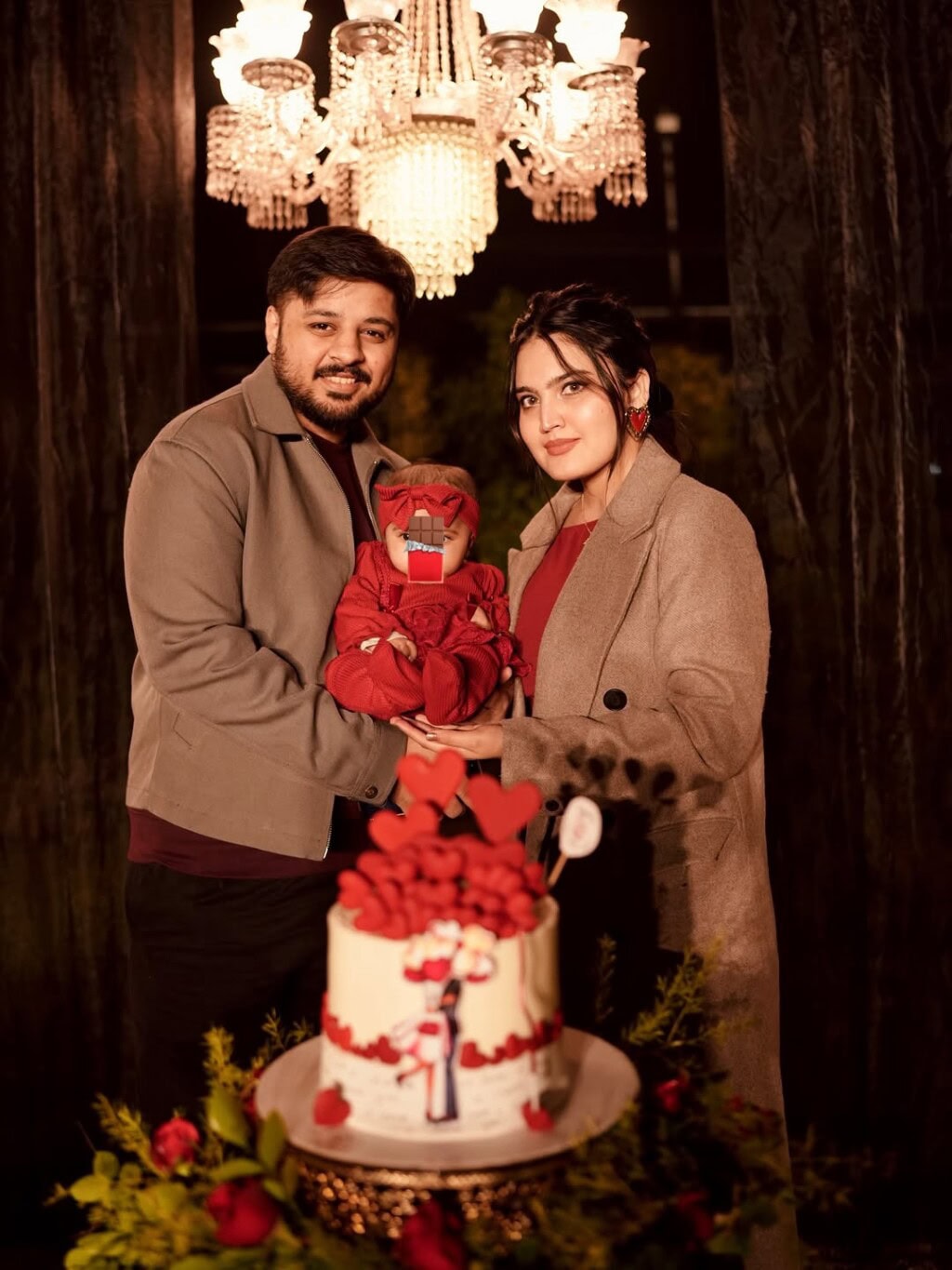 Iqra Kanwal and Areeb Pervaiz’s Beautiful Anniversary Photoshoot