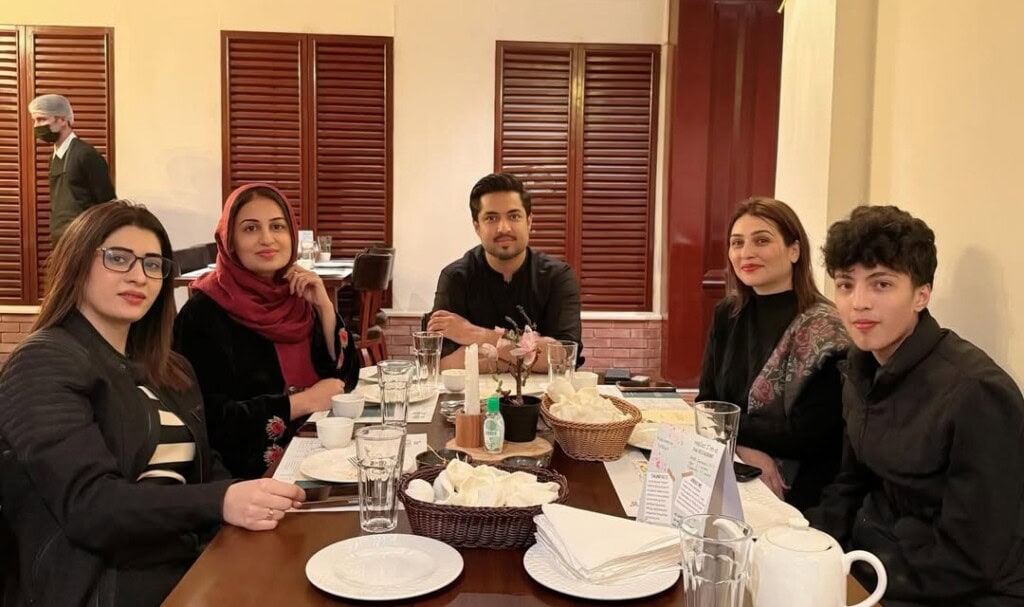 Iqrar Ul Hassan & His Wives Celebrate Farah Yousaf’s Birthday