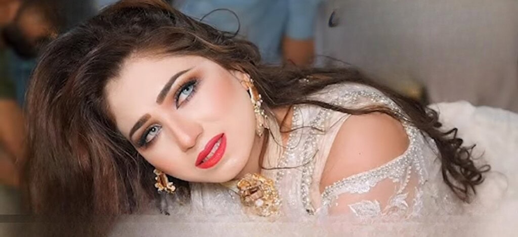 Dr Nabiha Ali Khan Sees Allah’s Wali in Mehek Malik