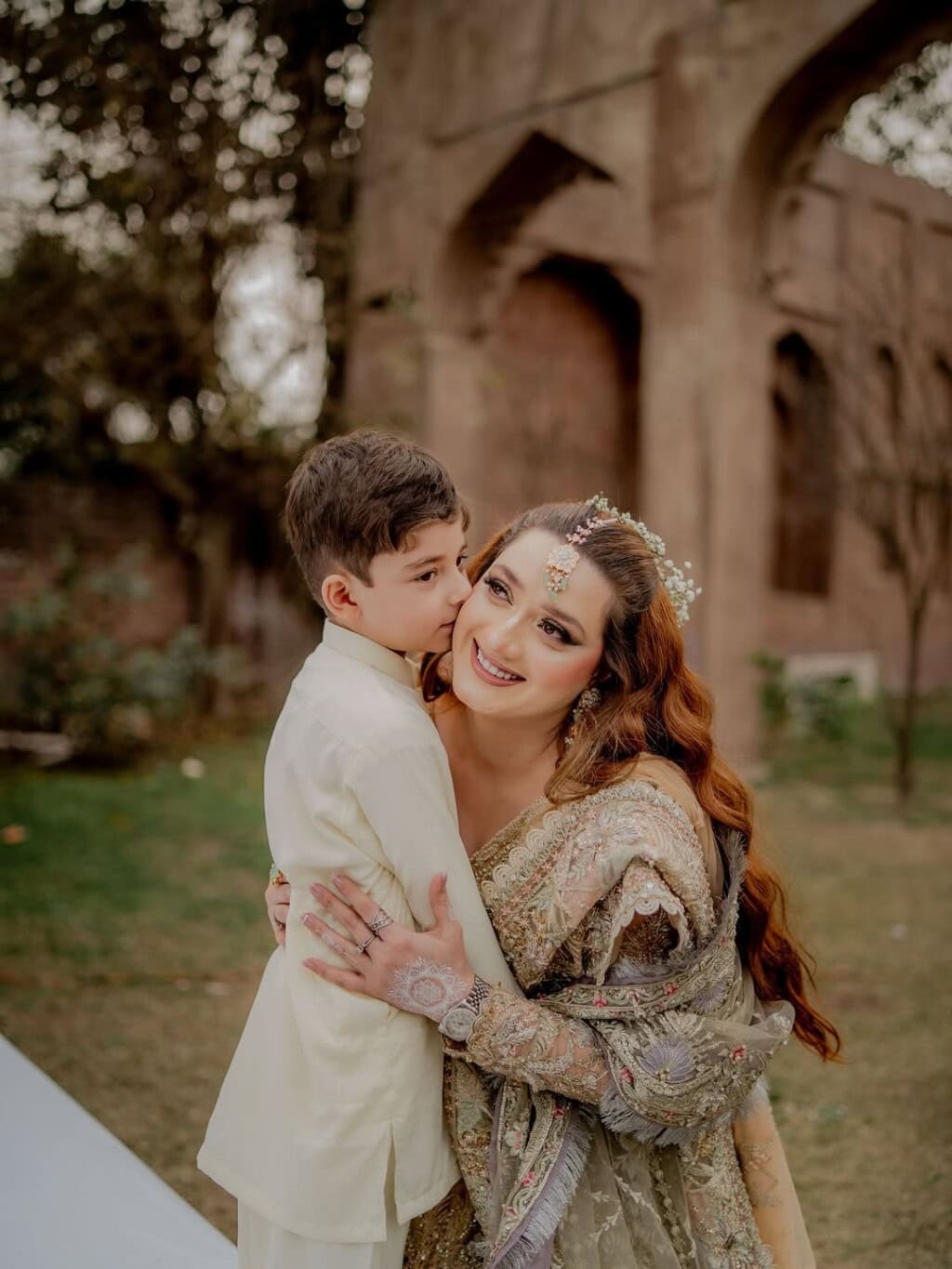 Momina Iqbal shares Pictures from family Event