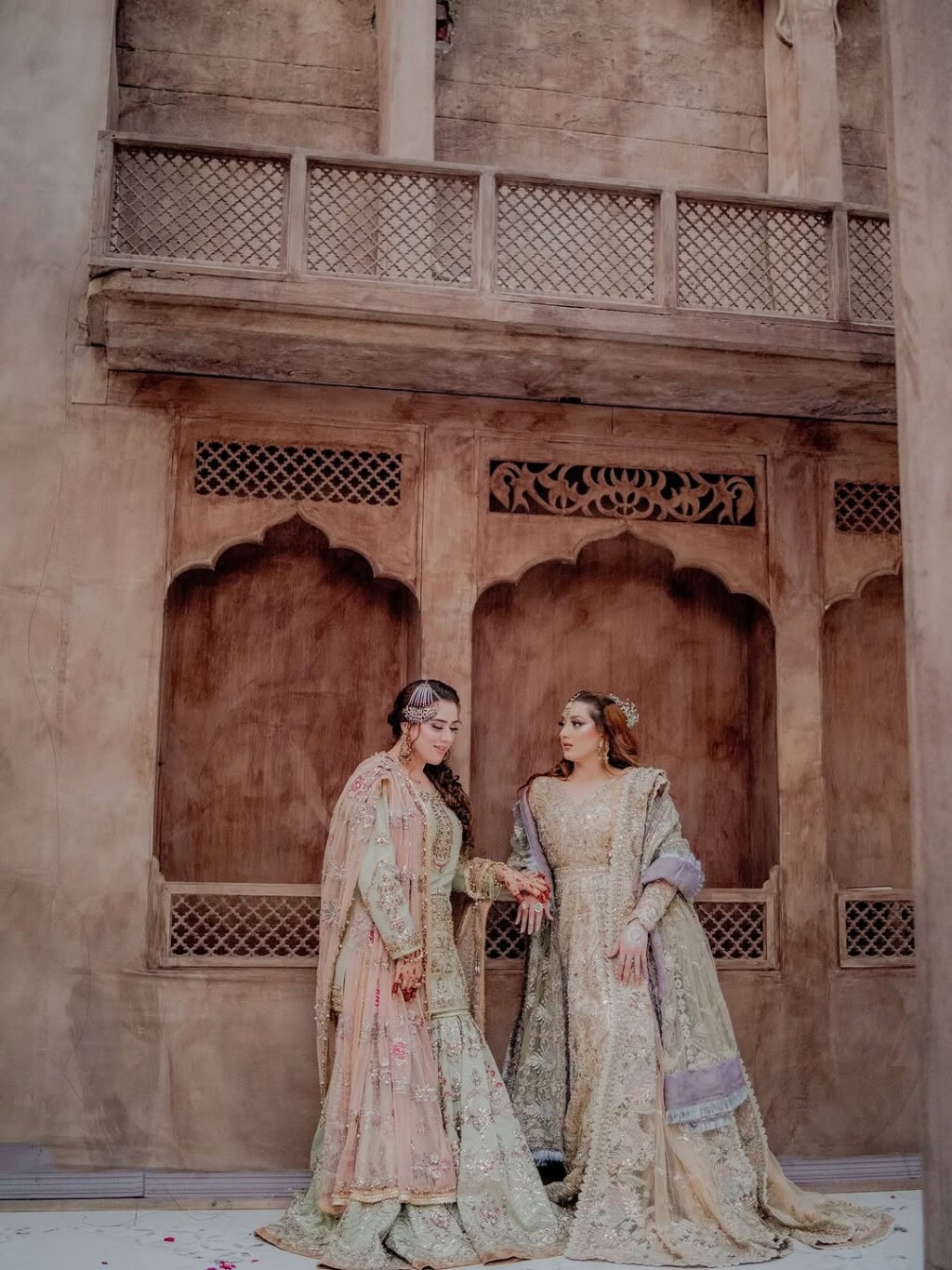 Momina Iqbal shares Pictures from family Event