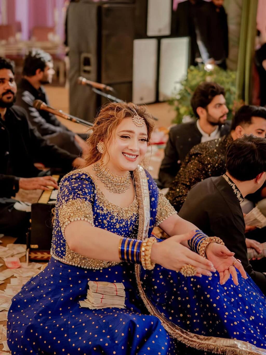Momina Iqbal Pictures from Cousin’s Mehndi Event