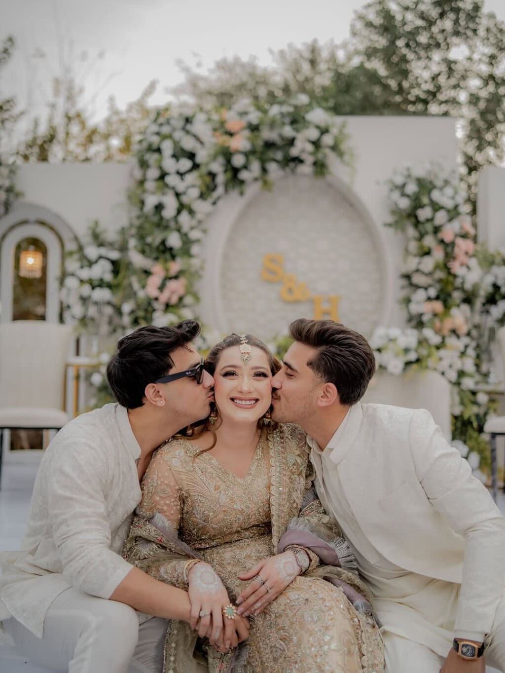 Momina Iqbal shares Pictures from family Event
