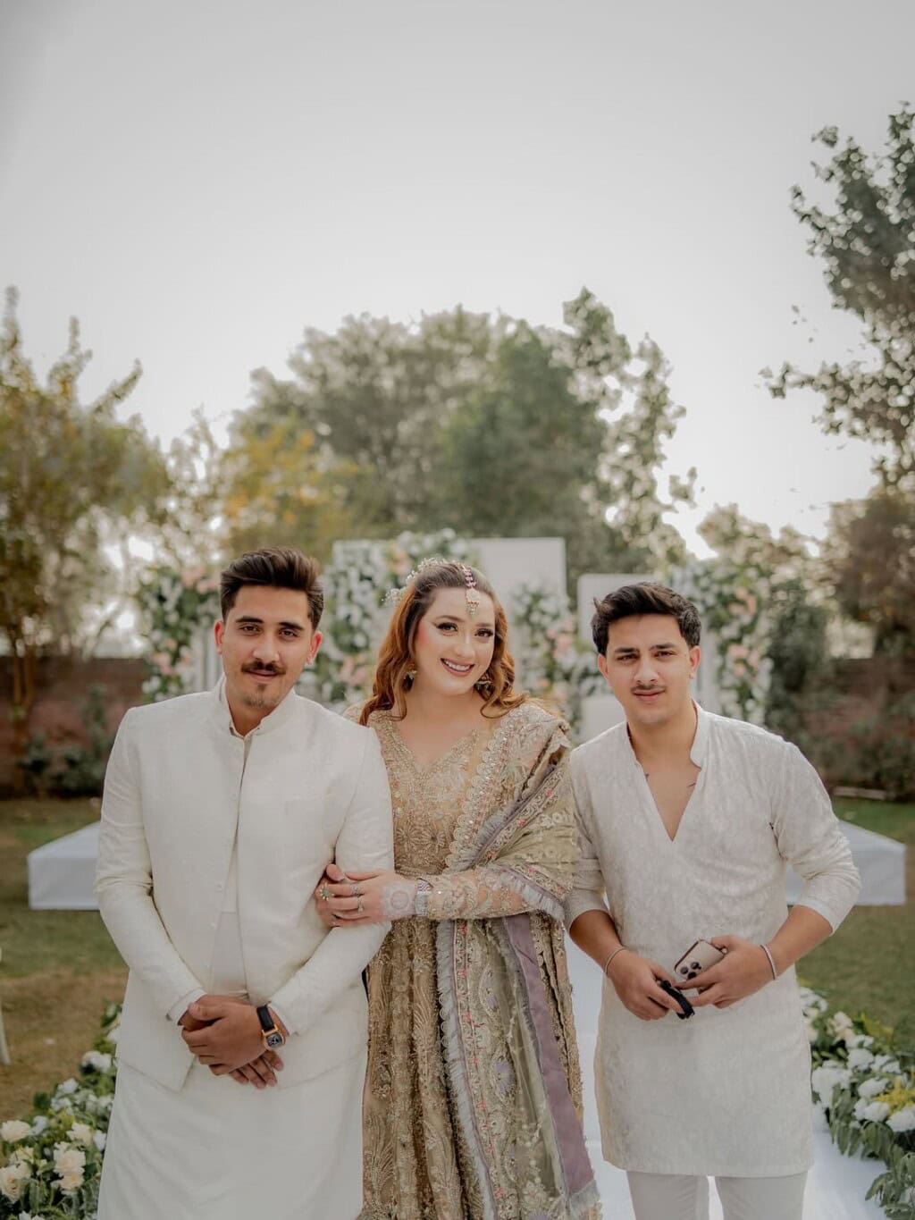 Momina Iqbal shares Pictures from family Event