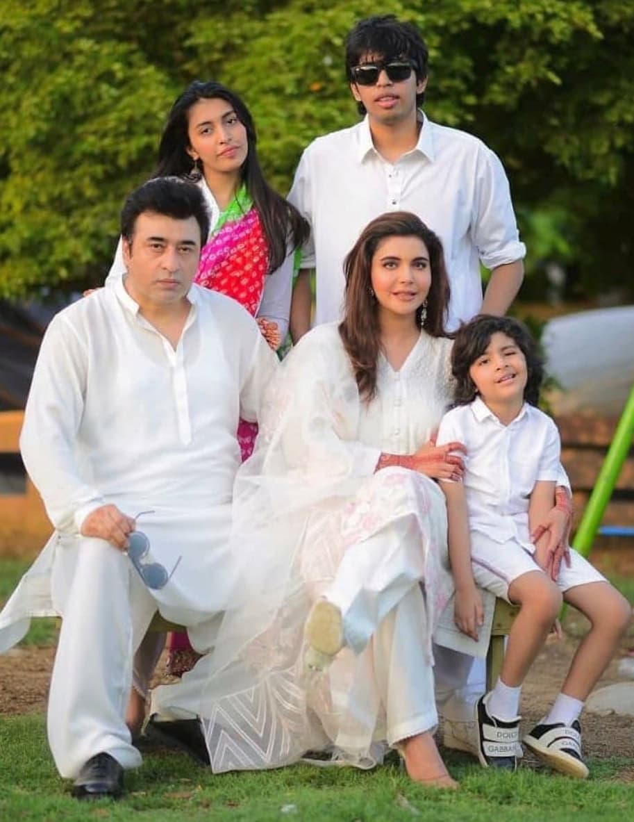 Nida Yasir’s Appearance in LSA with Son Gets Noticed