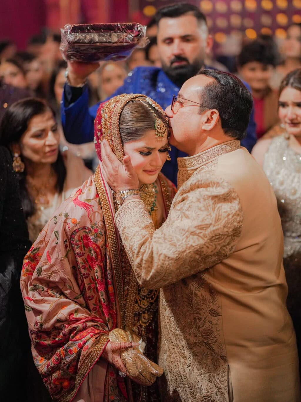 Rahat Fateh Ali Khan Daughter Barat Pictures & Video