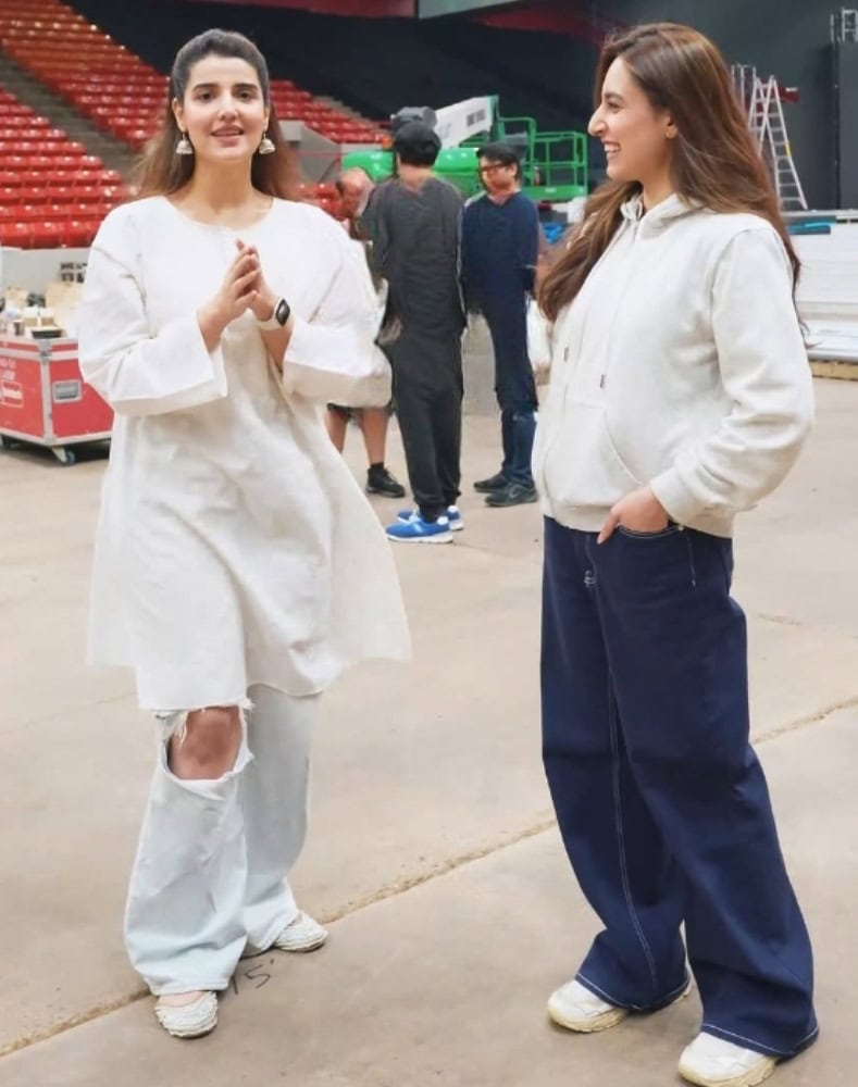 Hareem Farooq’s Ripped Jeans Look at HUM Awards Sparks Backlash
