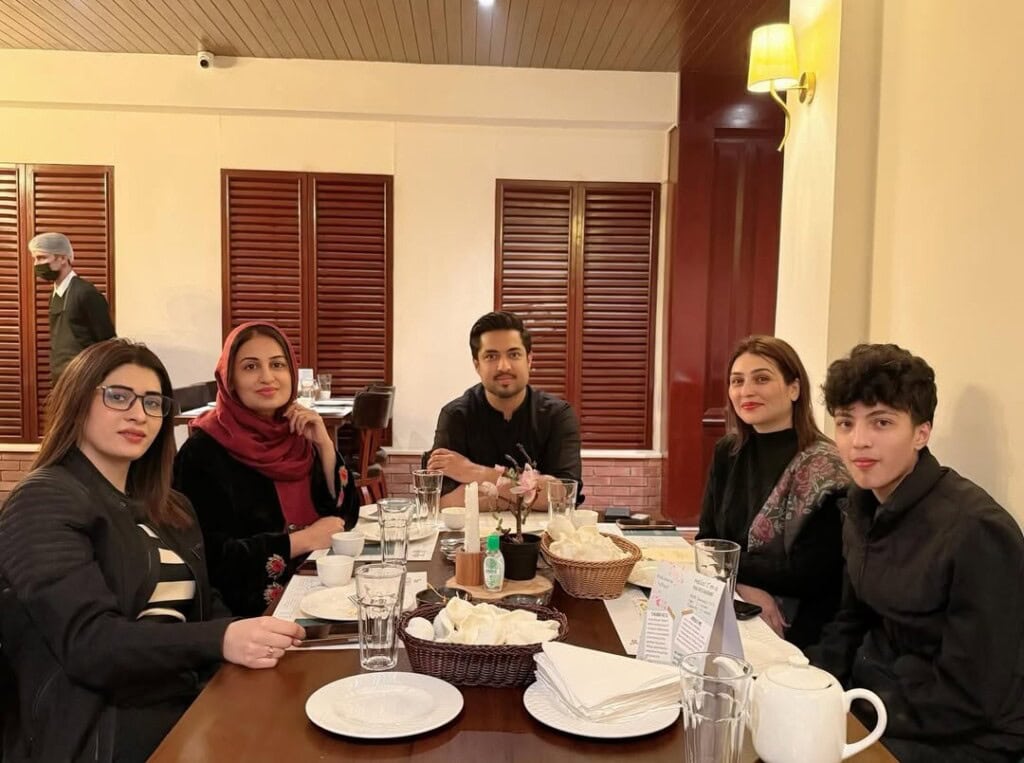 Iqrar Ul Hassan Spotted Dining Out With His Three Wives
