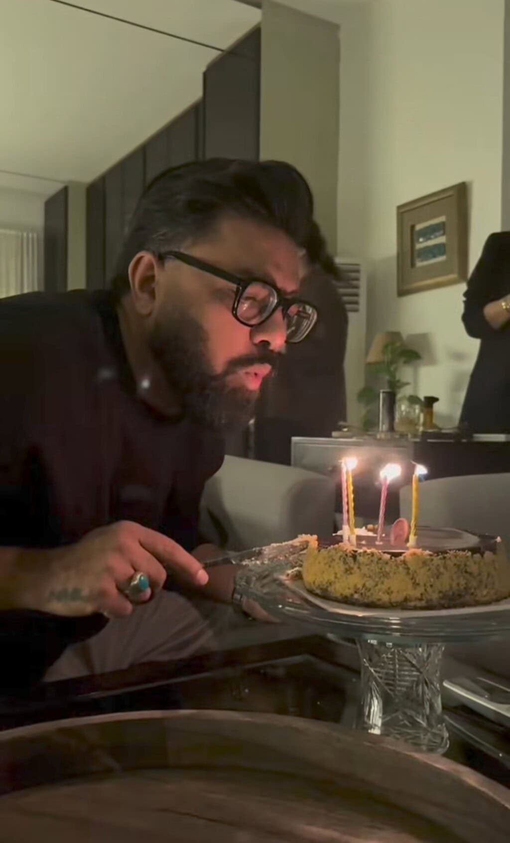 Yasir Hussain Celebrates Birthday with Friends