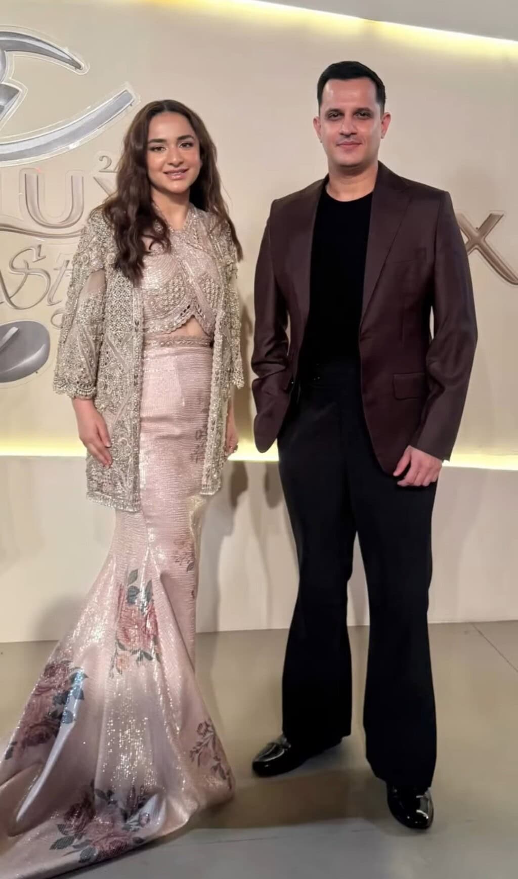 Yumna Zaidi's Lux Style Award Look Faces Severe Backlash