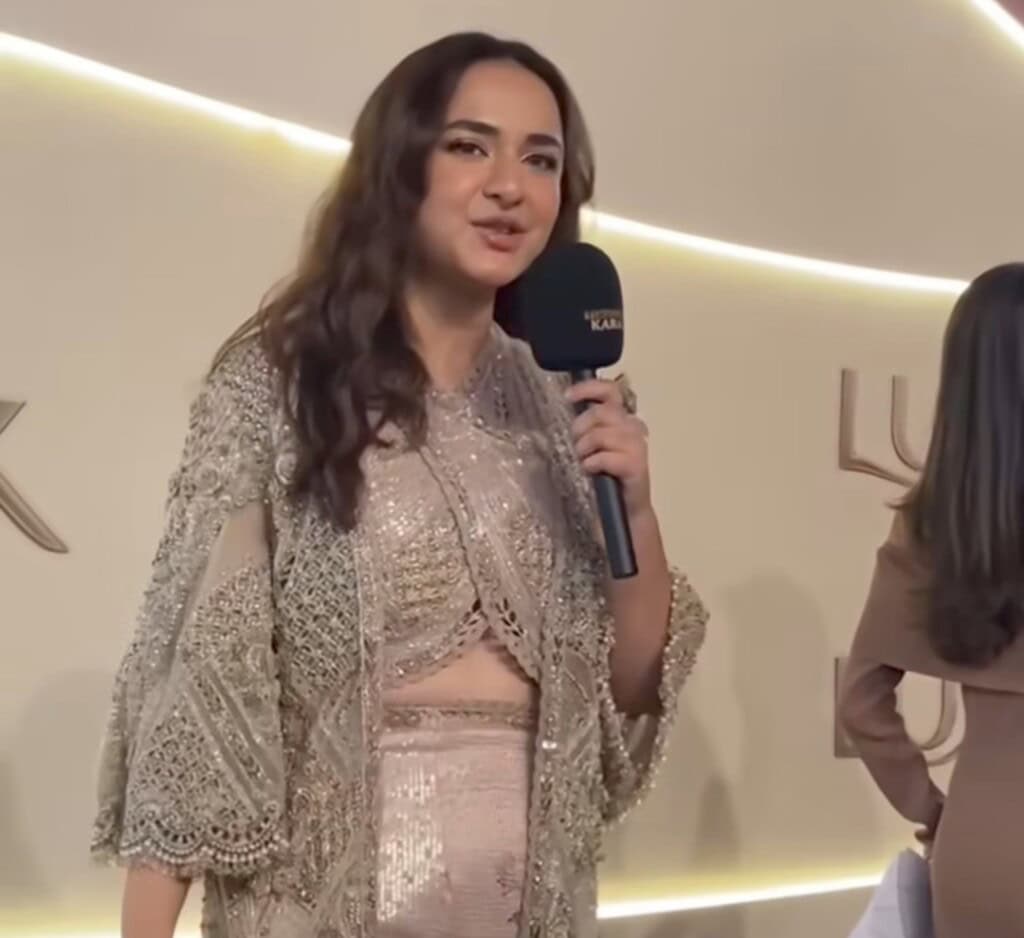 Yumna Zaidi's Lux Style Award Look Faces Severe Backlash