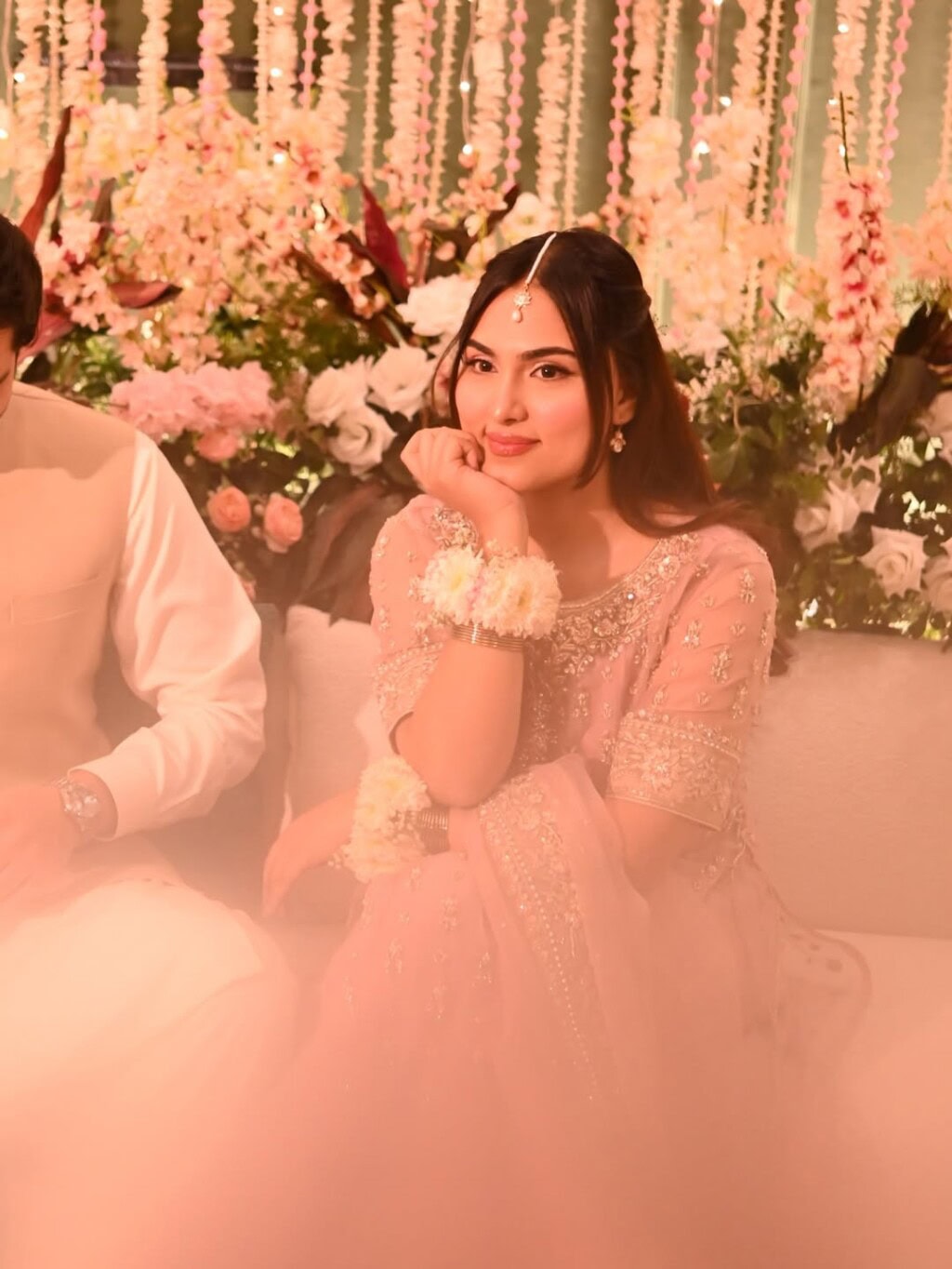 Fairy Tale Famed Amna Youzasaif Baat Pakki Pictures