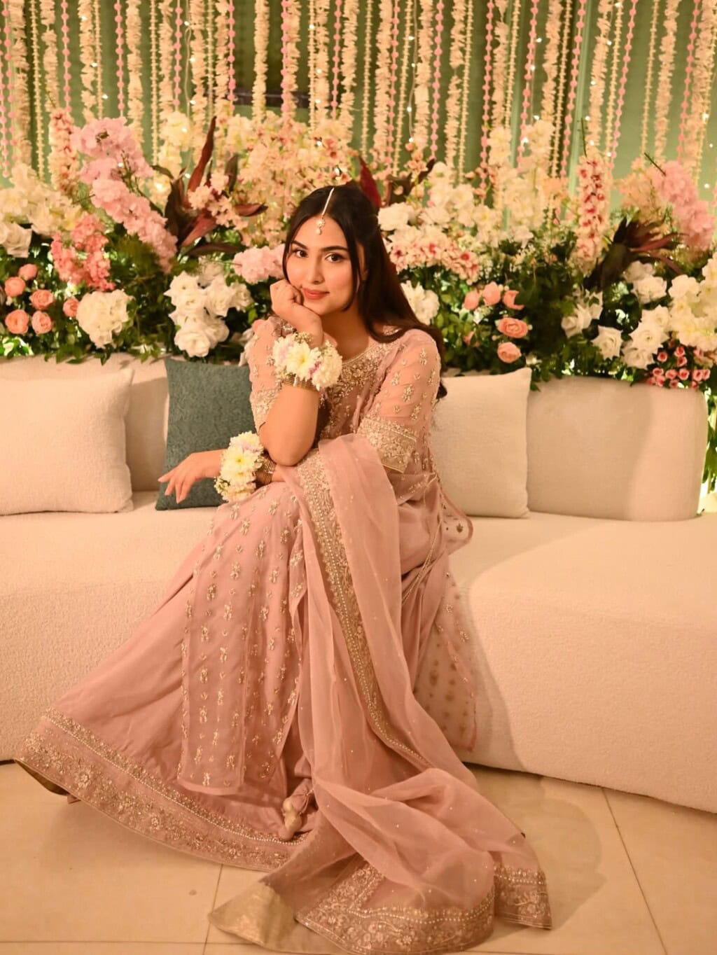 Fairy Tale Famed Amna Youzasaif Baat Pakki Pictures