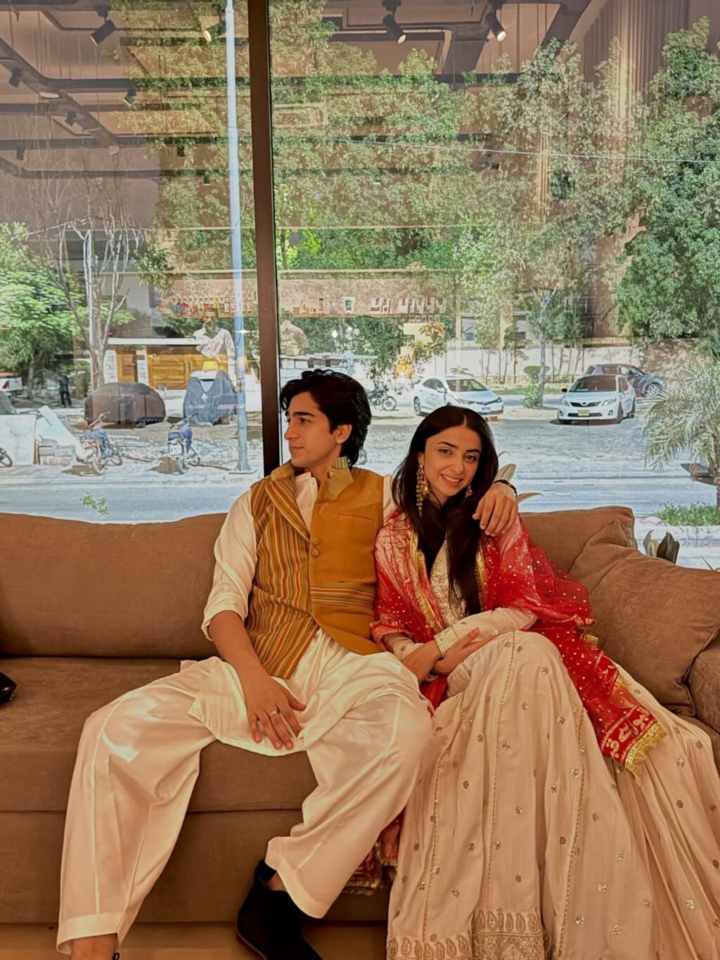 Neeli Kothi – Cast, Schedule & Timings