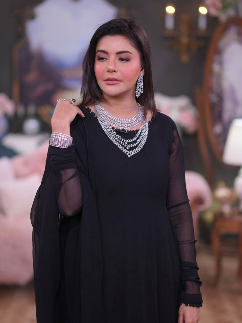 Alizeh Shah’s Harsh Comments About Saba Faisal & Nida Yasir