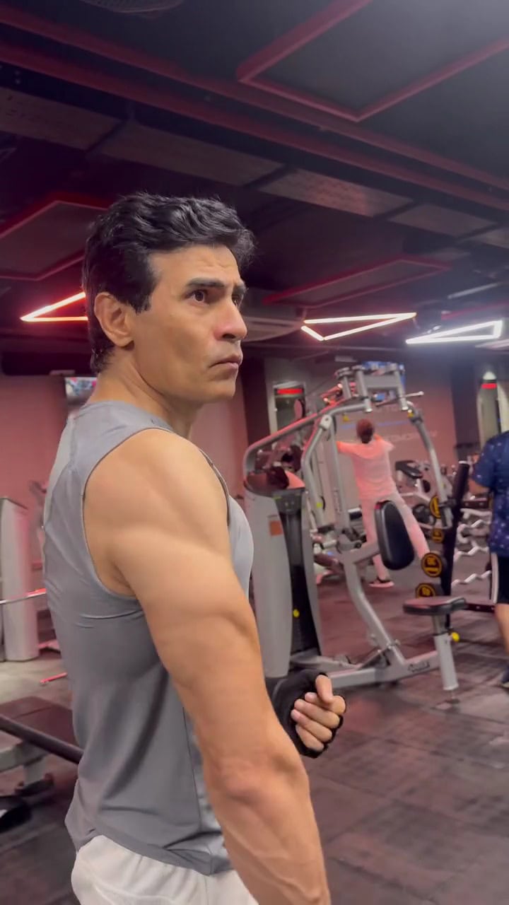 Farhan Ally Agha Impresses Public With Fit Physique