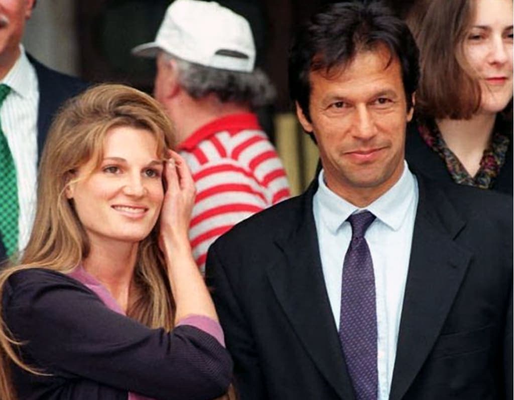 Amna Malik Criticizes Reham Khan