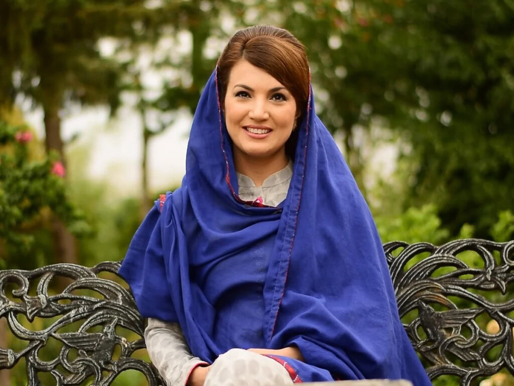 Amna Malik Criticizes Reham Khan