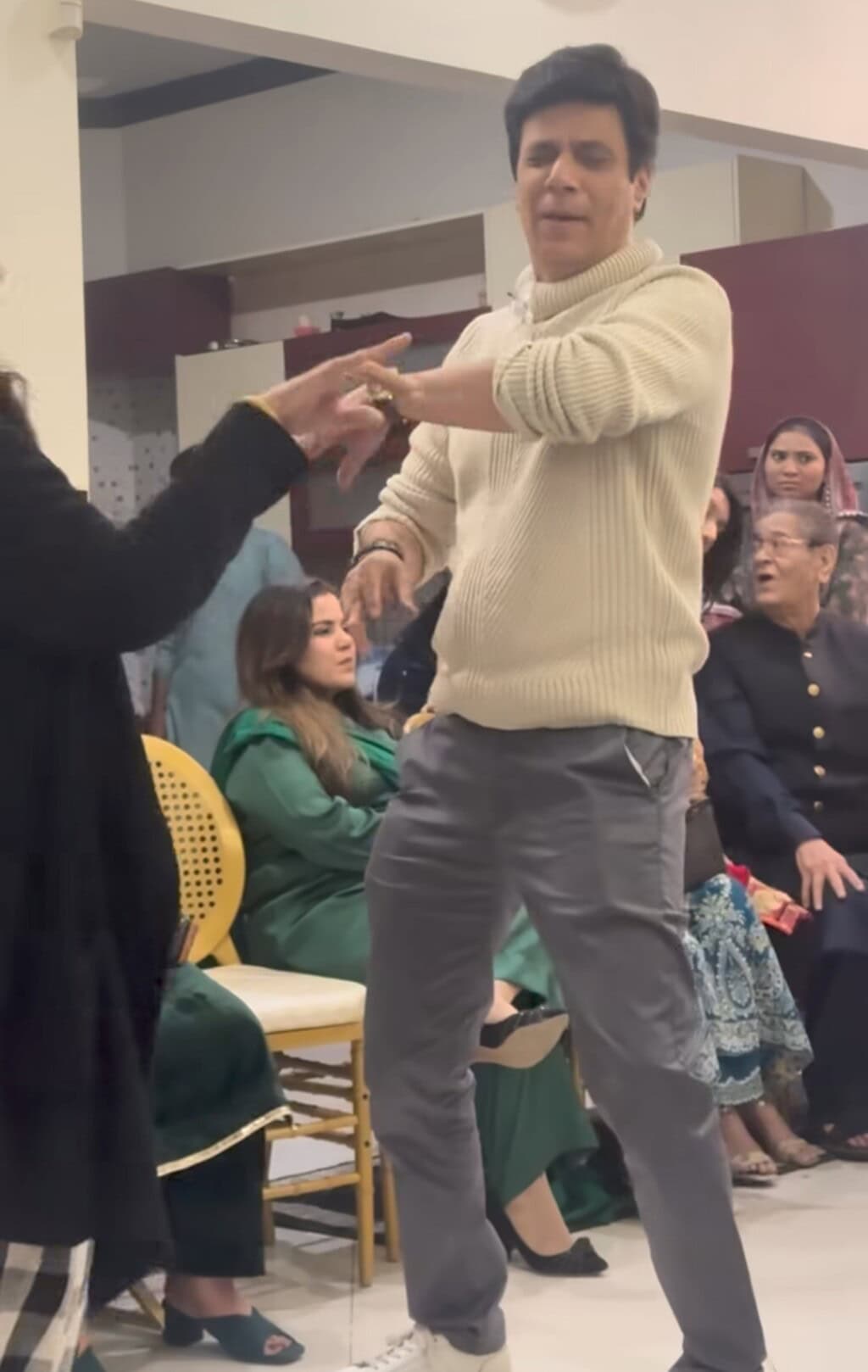 Veteran Pakistani Stars Dance Moves at Private Gathering