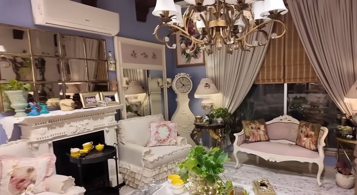 Pamaal Writer Zanjabeel Asim Shah Gives Her Home Tour