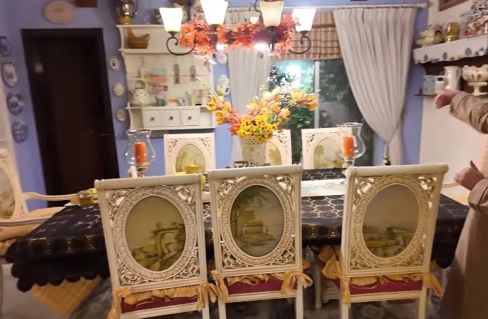 Pamaal Writer Zanjabeel Asim Shah Gives Her Home Tour