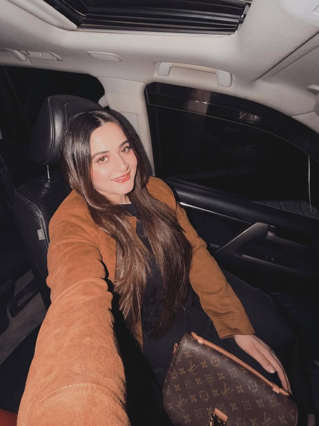 Aiman Khan & Minal Khan Family Dinner