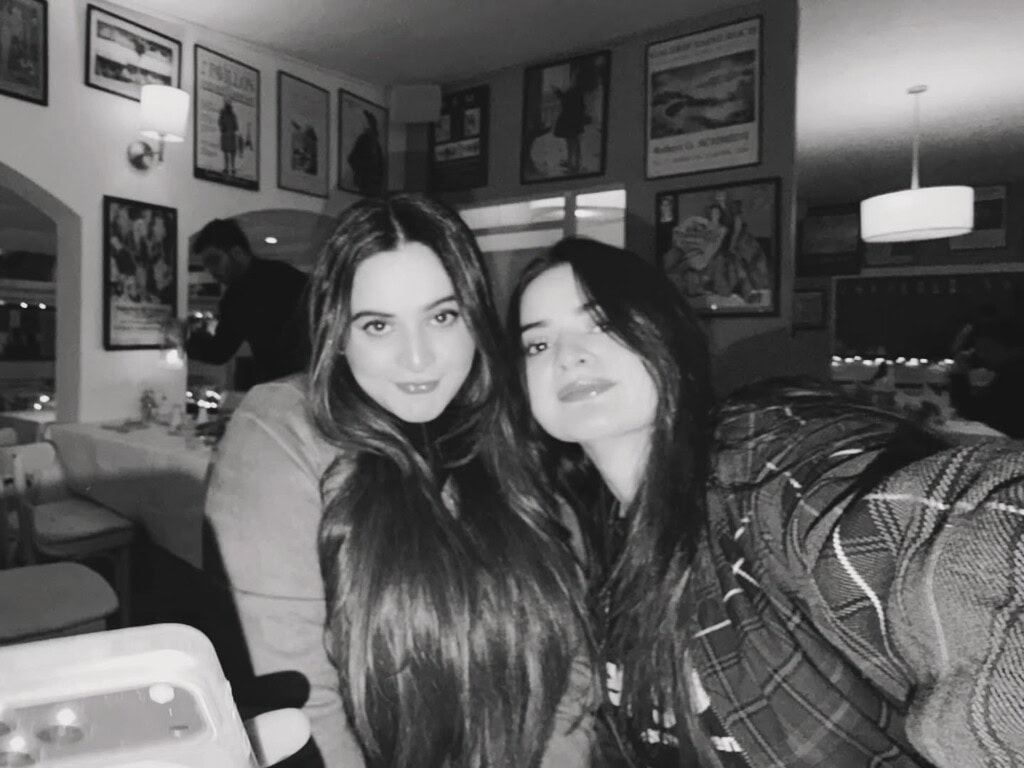 Aiman Khan & Minal Khan Family Dinner