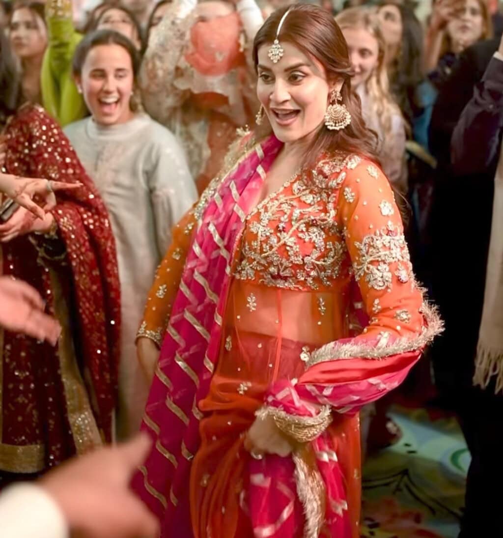 Amna Malik’s Revealing Outfit at a Wedding Raises Eyebrows