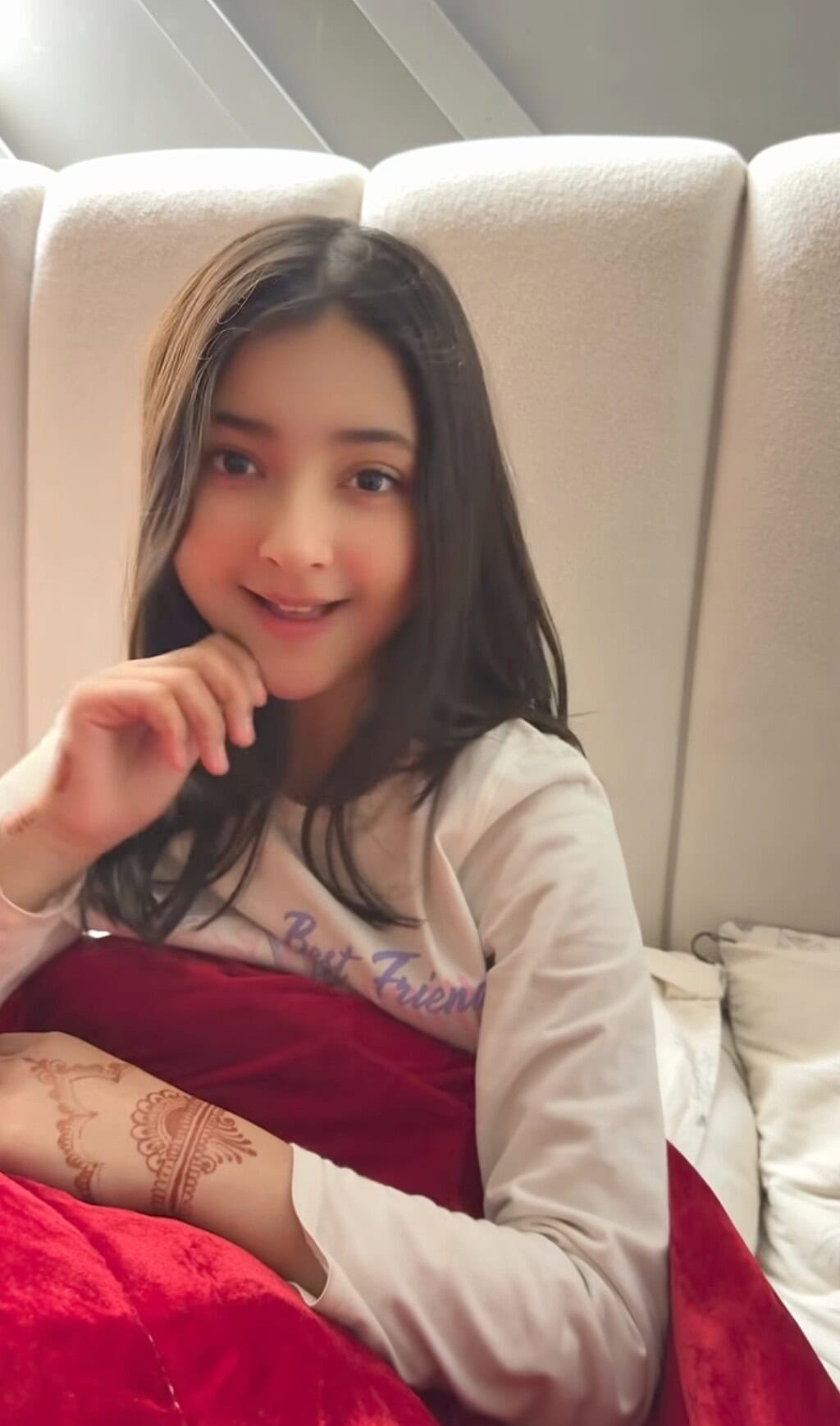 Renowned Psychologist Calls Out Fiza Ali For Using Daughter for Views