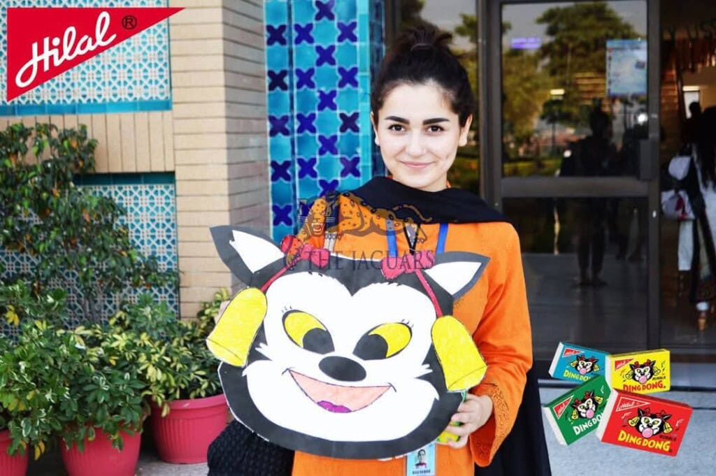 Hania Aamir’s Cousin Reveals Reality of Her Dimpleplasty