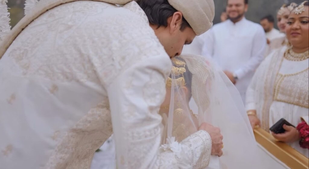Hina Afridi & Taimoor Akbar Sentimental Nikah Video