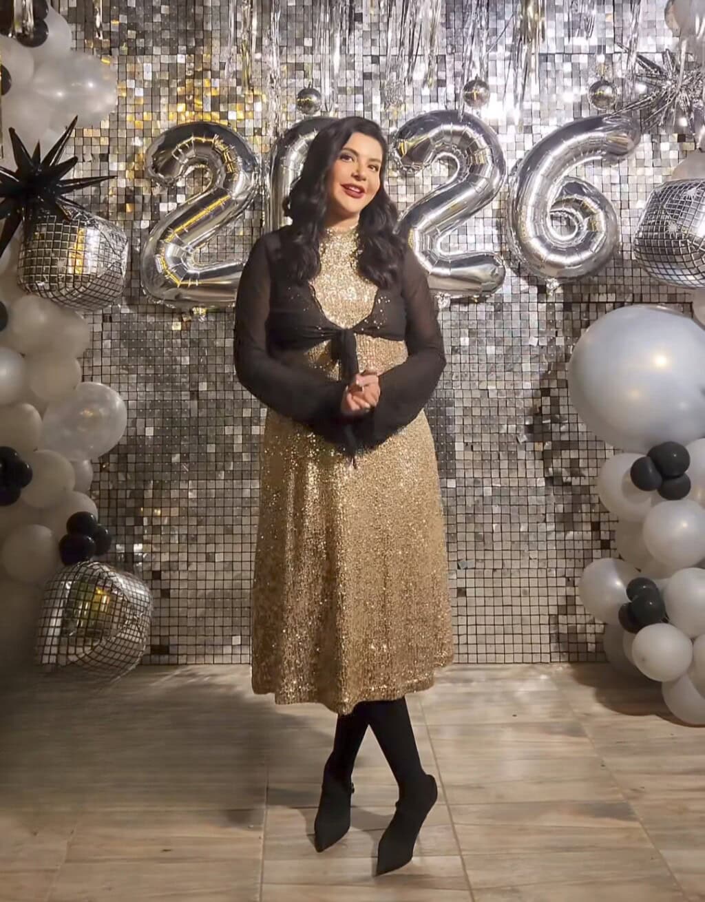 Nida Yasir's Clownish New Year Look Trolled Nida Yasir’s Clownish New Year Look Trolled