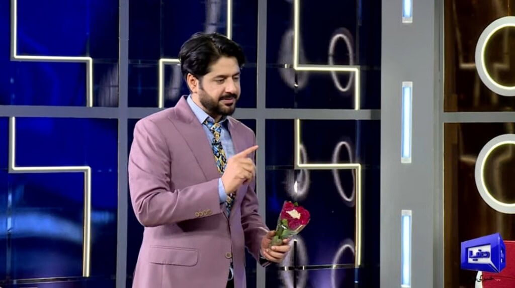 Imran Ashraf Reunites With Ranjha Ranjha Kardi Sister