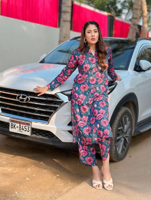 Meri Bahuain Fame Fabiha Celebrates Birthday