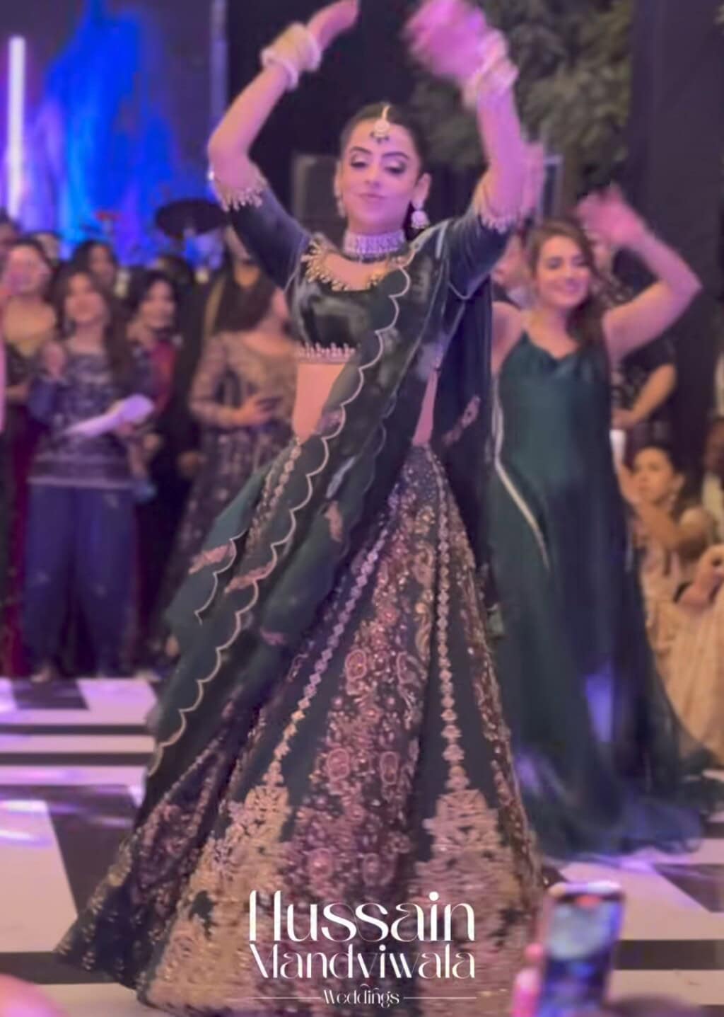 Yashma Gill’s Dances with Friends Go Viral on Social Media