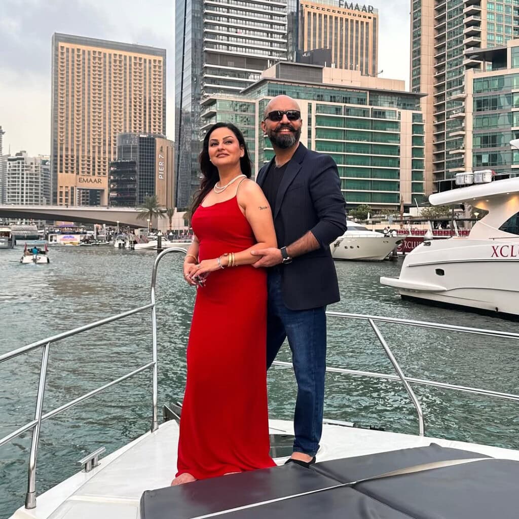 Juvaria Abbasi’s Bold Photoshoot with Husband Draws Criticism