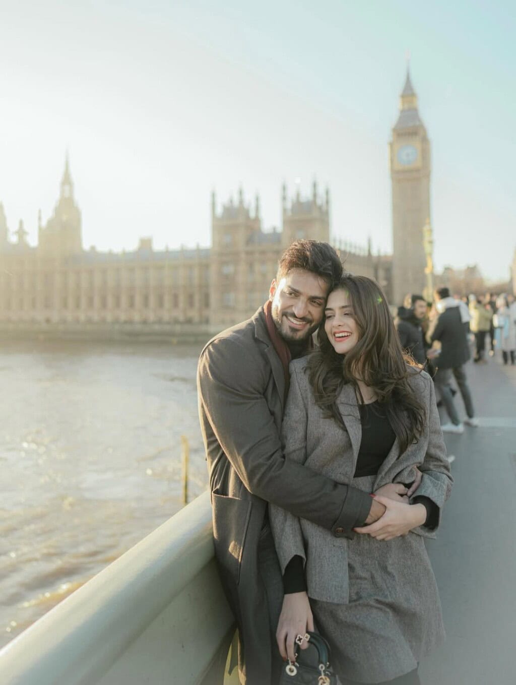 Pakistani Celebrities’ New Year Wishes & Pictures