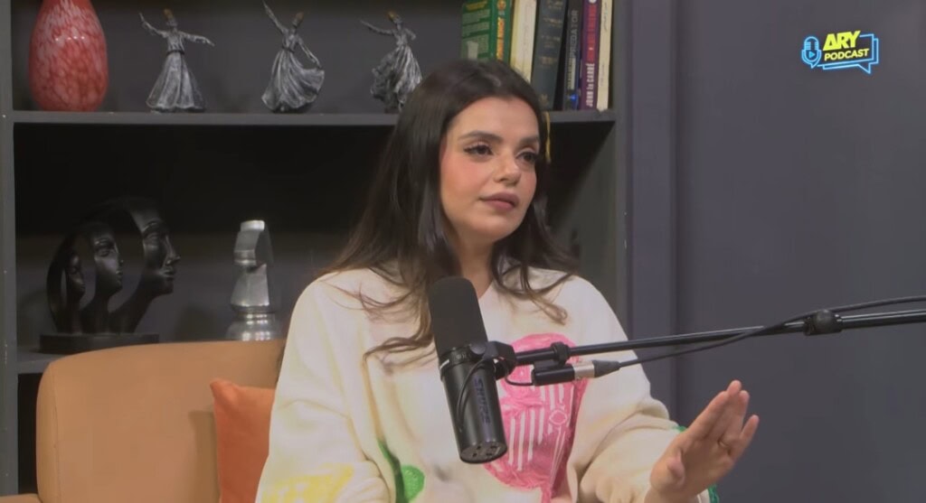 Srha Asghar on Arrogance & Unprofessionalism of New Actors
