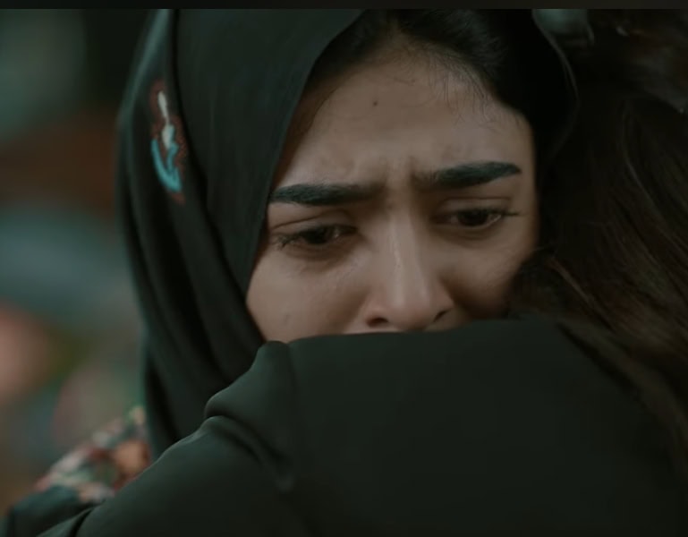 Aik Aur Pakeezah Episode 8 – Saman and Pakeezah’s Warm Hug Wins Hearts
