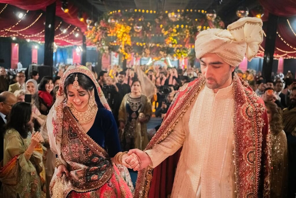 Sabeena Syed & Khaqan Shahnawaz Barat Looks Criticized