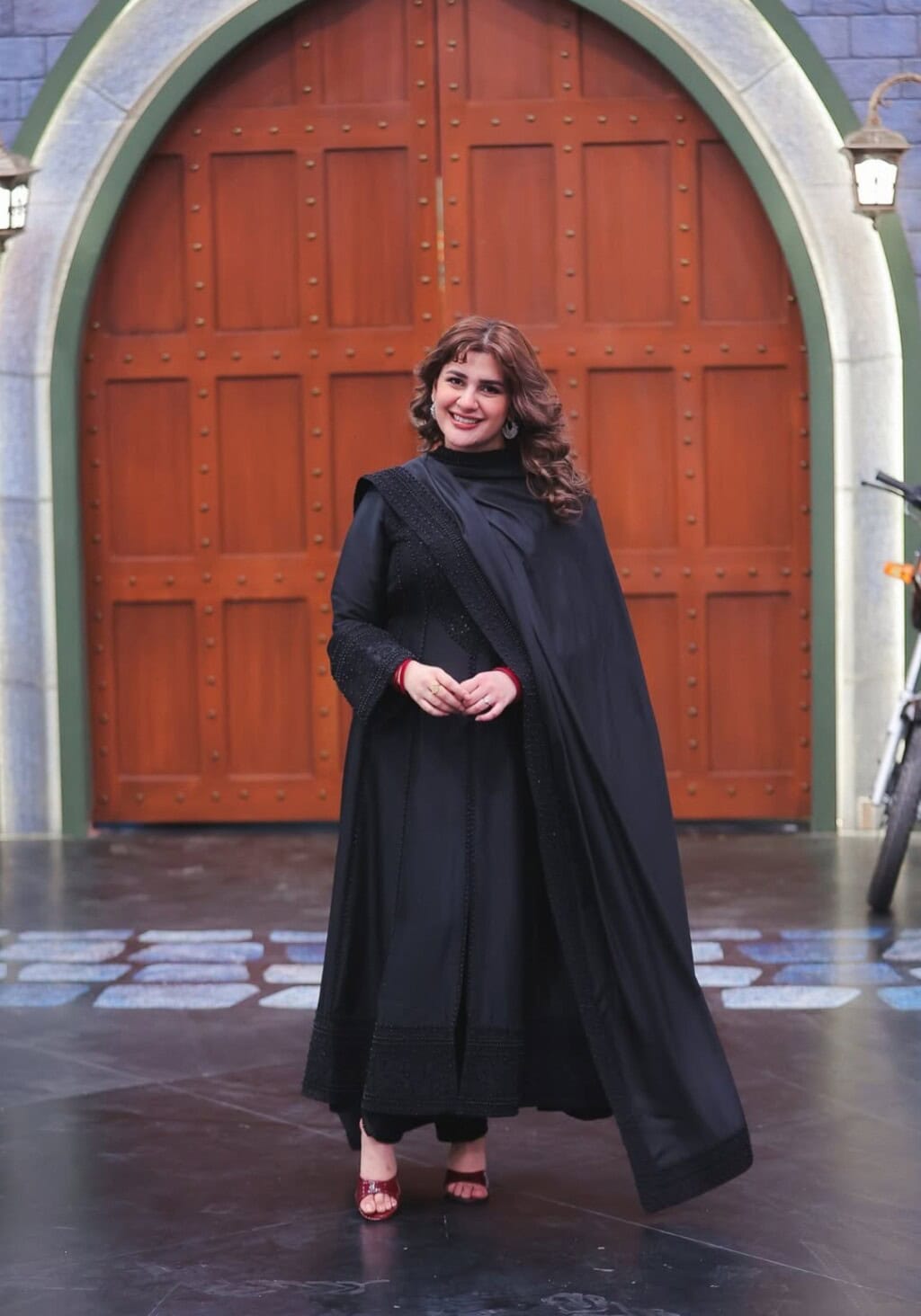 Kubra Khan’s Hairstyle in Jeeto Pakistan Trolled