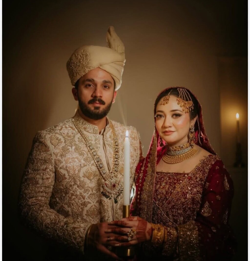 Areeka Haq Questions Girls Looking for Well-settled Men Areeka Haq Questions Girls Looking for Well-settled Men