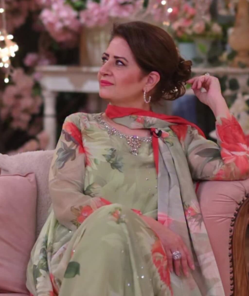 Atiqa Odho Apologizes to Fahad Mustafa