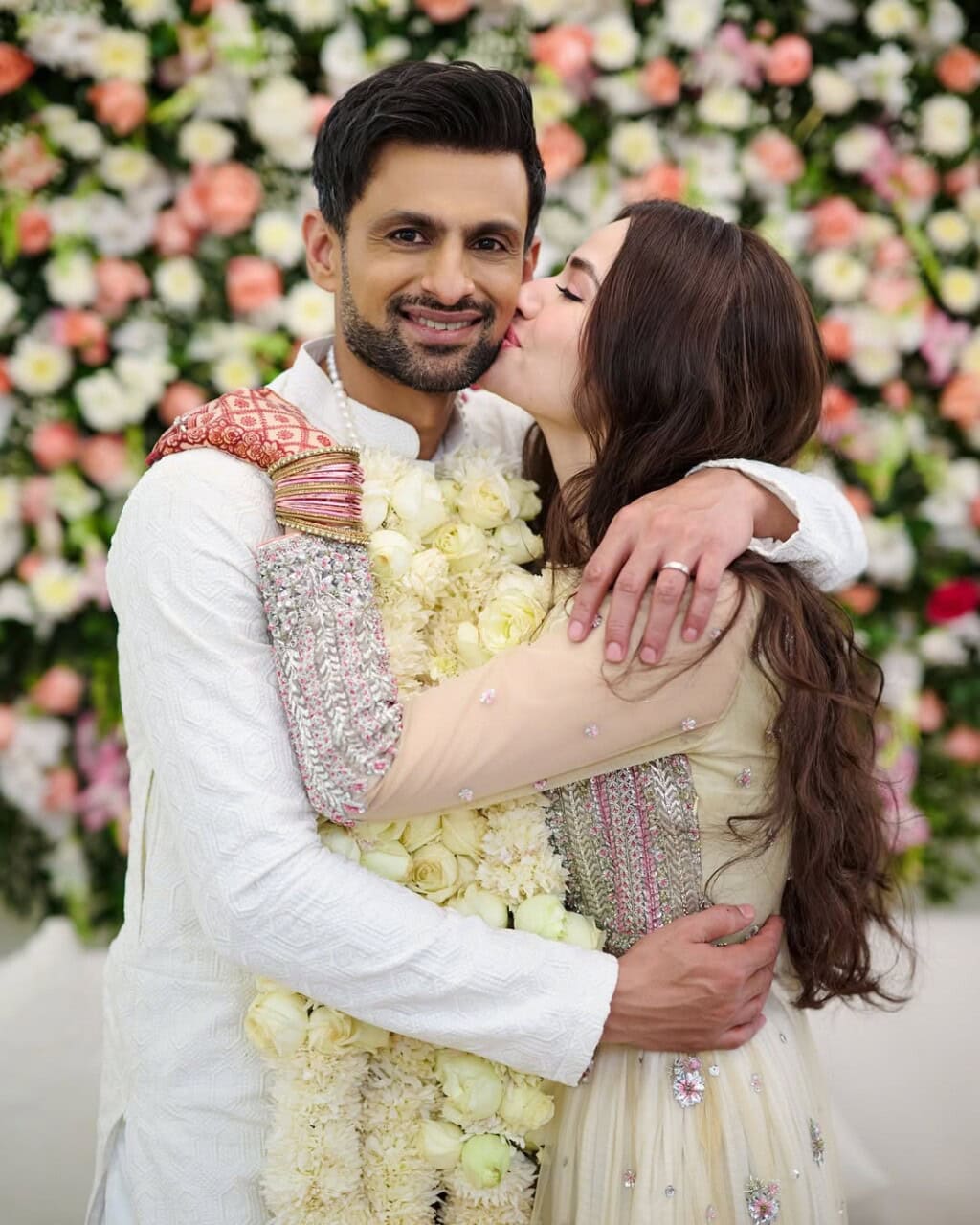 Shoaib Malik Issues a Statement Amid Third Marriage Rumors