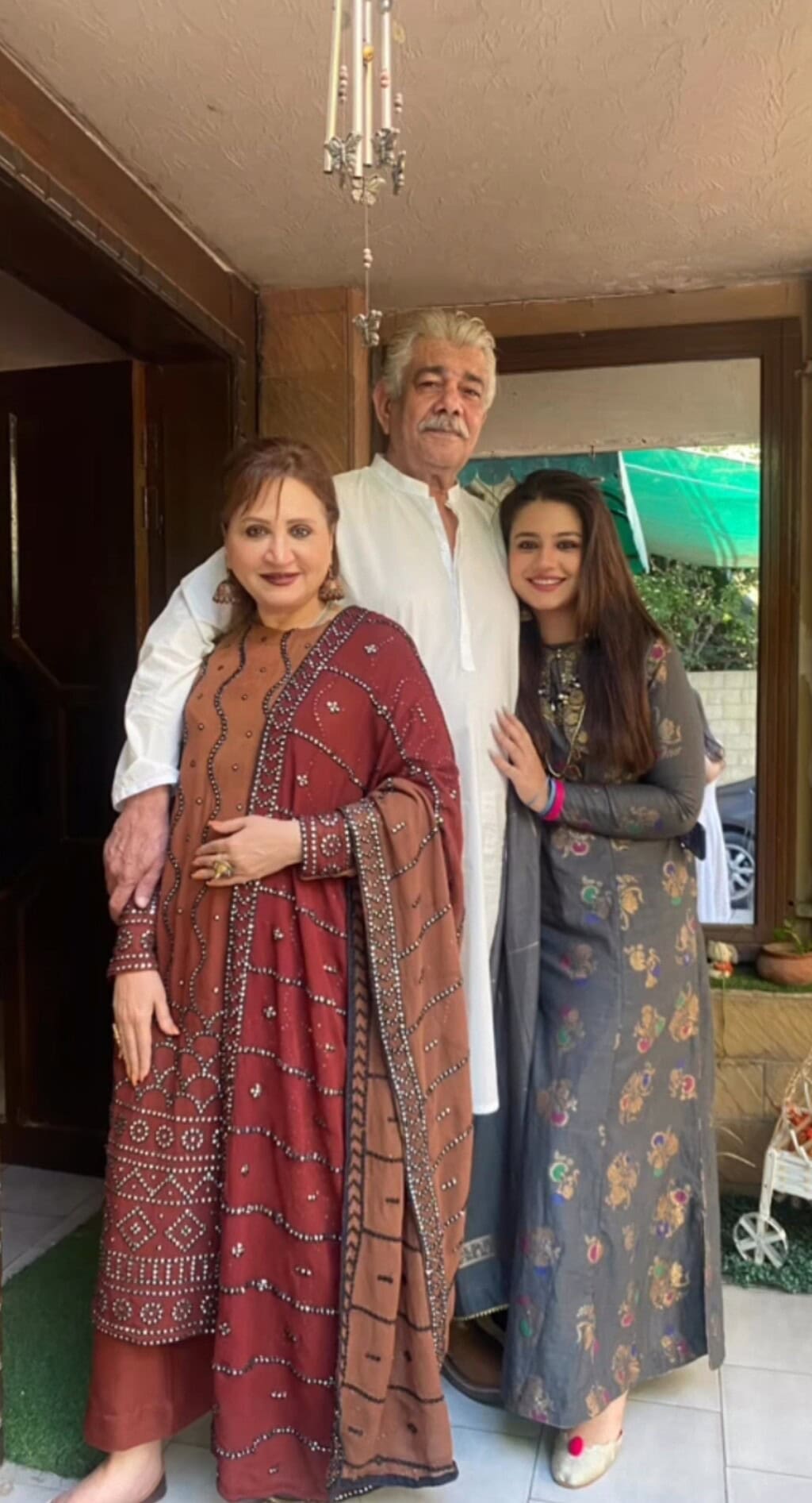 Zara Noor Abbas Opens Up About Father and Brothers’ Strictness