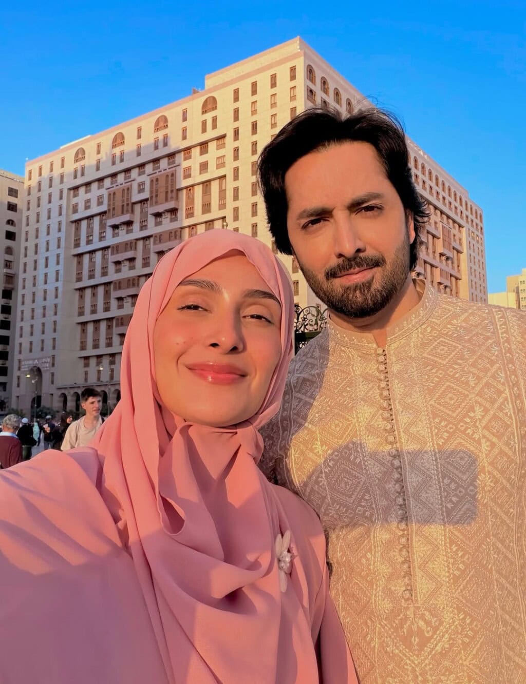 Ayeza Khan & Danish Taimoor Ramadan Celebration In Makkah Ayeza Khan & Danish Taimoor Ramadan Celebration In Makkah