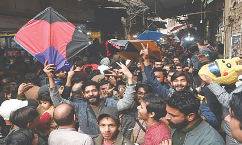 Basant In Lahore : Crazy Spending By Enthusiasts Basant In Lahore : Crazy Spending By Basant Enthusiasts