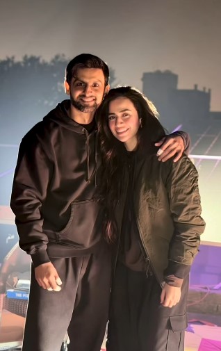 Pakistani Stars Land From Karachi To Lahore For Basant