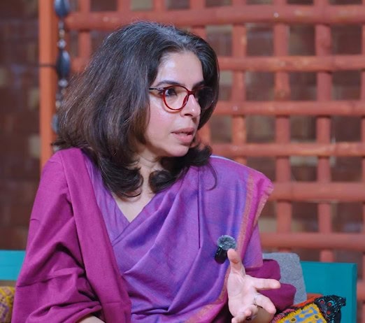 Bee Gul’s Interesting Take On Heroines Dancing In The Rain