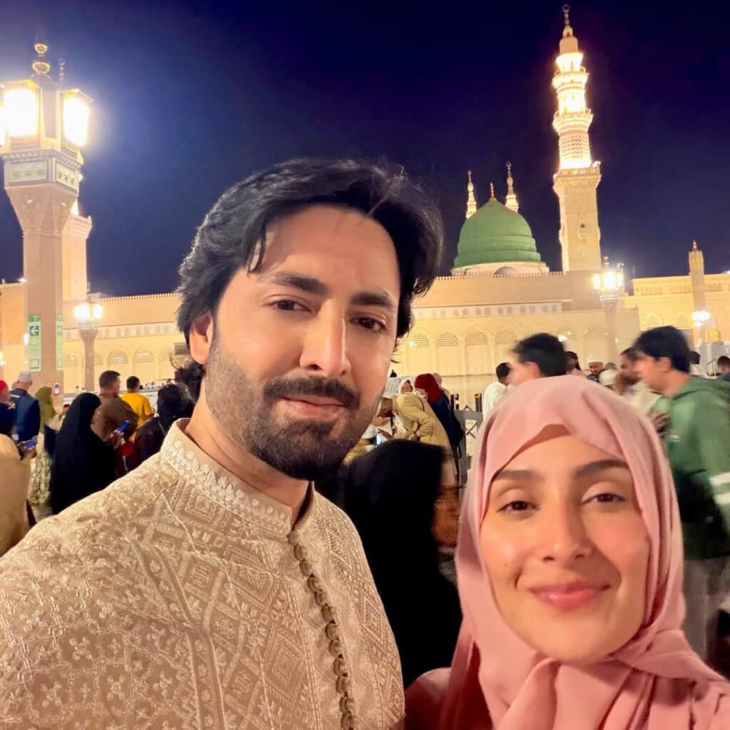 Danish Taimoor & Ayeza Khan Umrah Pictures